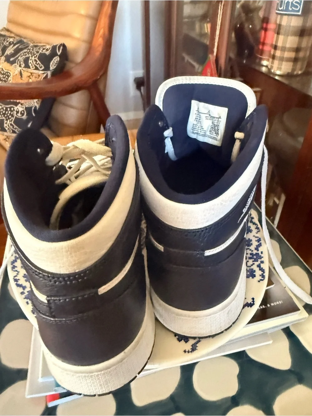 Jordan iconic mid